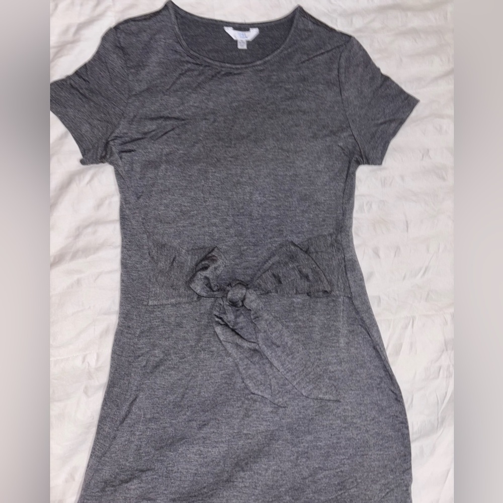 Women's Charcoal Grey Tie Waist Knit Dress.
Size: MED (8/10)